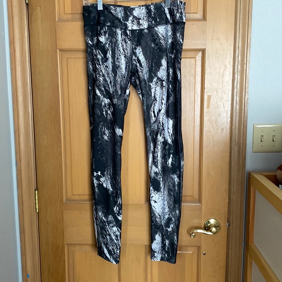 Under Armour Pants - Large Marble Under Armour Leggings